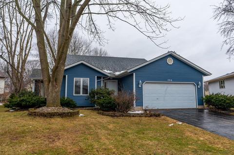 1014 Villa Cir, Sun Prairie, WI 53590