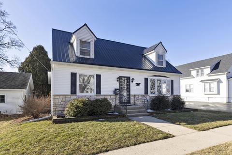 709 Charles St, Fort Atkinson, WI 53538