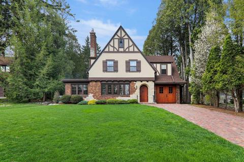 4226 Waban Hl, Madison, WI 53711