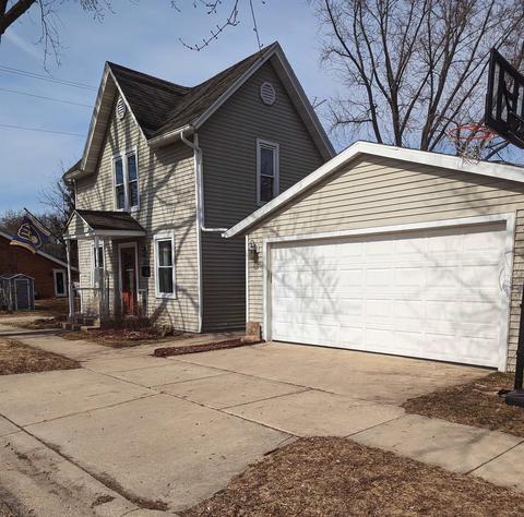 407 Jackson St, Sauk City, WI 53583