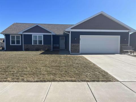 450 Hickory St, Evansville, WI 53536
