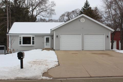 418 W Chestnut St, Pardeeville, WI 53954