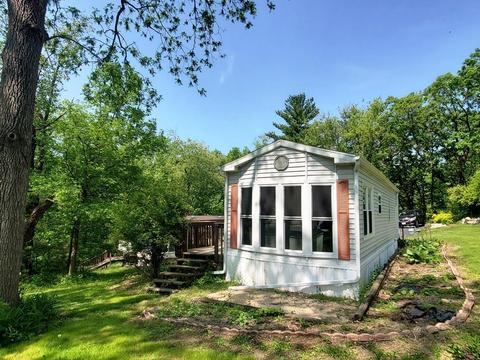 477 Westview Ct, Edgerton, WI 53534