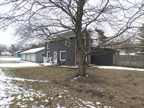 201 Crescent St, Mazomanie, WI 53560