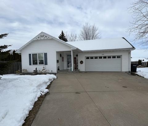 1062 Bismarck Ave, Oshkosh, WI 54902