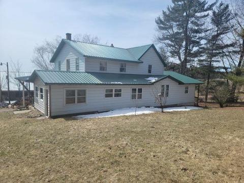 w9355 Hastings Road, Elroy, WI 53929