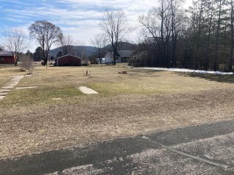 105 S 7th St, Avoca, WI 53573