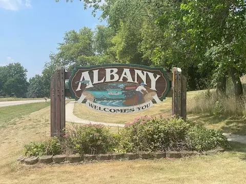 801 E State St, Albany, WI 53502