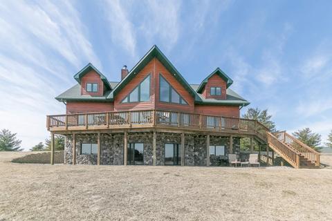 n8022 Copper Point Drive, New Lisbon, WI 53950
