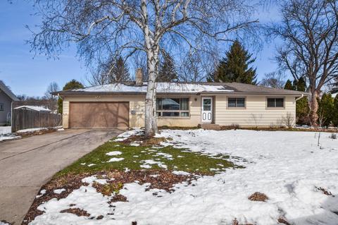 312 Harvard Dr, Deforest, WI 53532