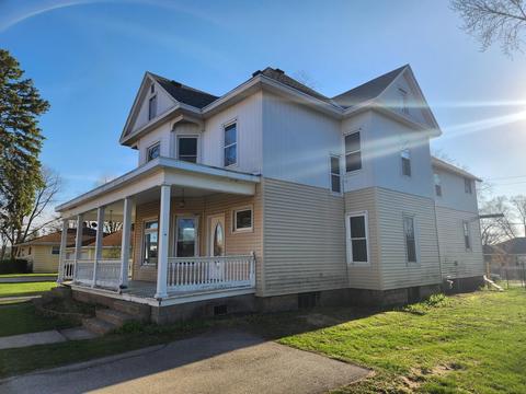 121 N Cleveland St, Poynette, WI 53955