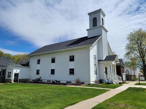 905 10th St, Brodhead, WI 53520