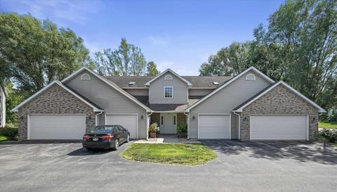 498 Cledell St #1, Oregon, WI 53575