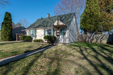 1024 N Walnut St, Janesville, WI 53548