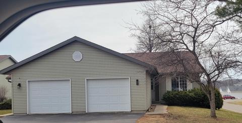 909 Berkley Blvd, Baraboo, WI 53913