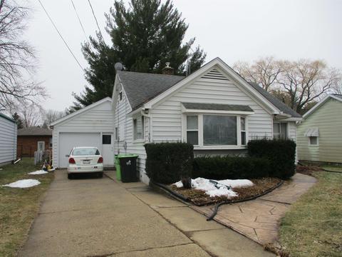 903 W Burnett St, Beaver Dam, WI 53916