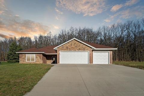 228 Clover Ln, Janesville, WI 53548