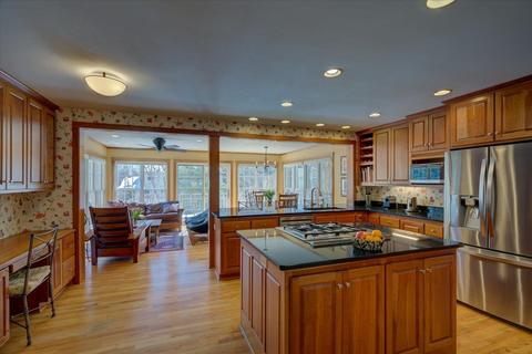 409 Bryce Canyon Cir, Madison, WI 53705