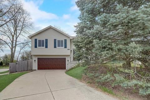 5601 Cedar Ridge Rd, Middleton, WI 53562