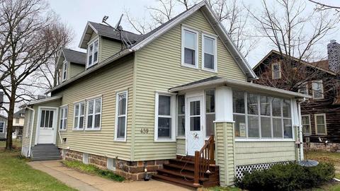 439 N Pine St, Reedsburg, WI 53959