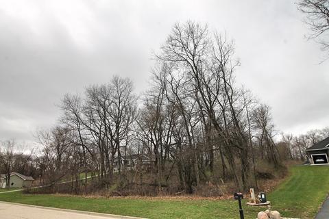 3215 Rockport Park Dr, Janesville, WI 53548