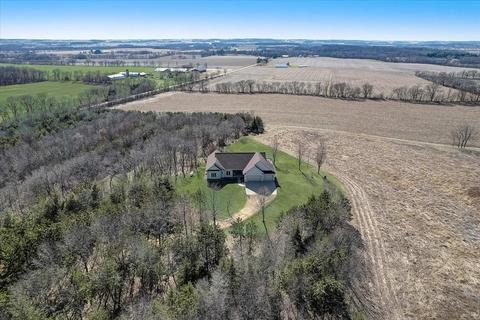 n8551 Freidig Road, Brooklyn, WI 53521