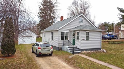 209 Arlington Ave, Mauston, WI 53948