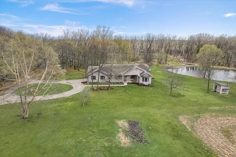 1486 Hammond Rd, Edgerton, WI 53534