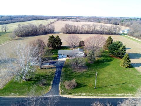 342 Koshkonong Dr, Edgerton, WI 53534