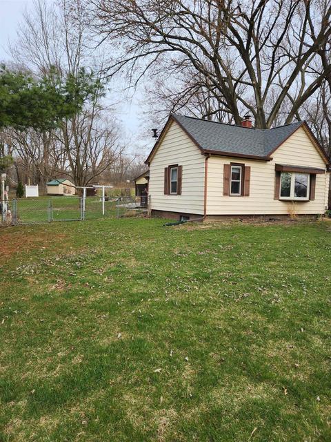 3932 S County Road D, Janesville, WI 53548