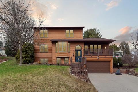 9 Woodglen Ct, Madison, WI 53716