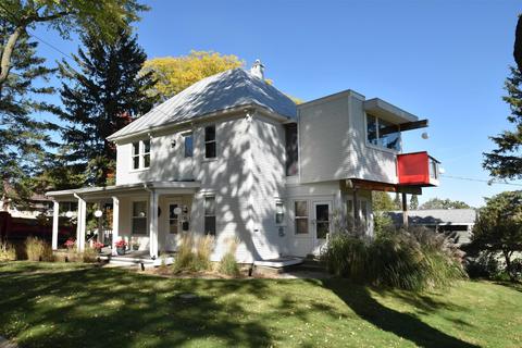 301 N 2nd St, Mount Horeb, WI 53572