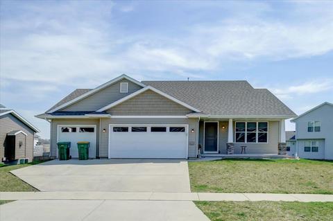 572 Falk Dr, Edgerton, WI 53534