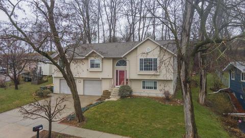 741 8th St, Reedsburg, WI 53959