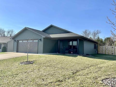 612 Mubarak St, Tomah, WI 54660