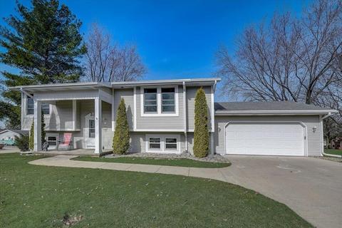 720 Cumberland Ct, Deforest, WI 53532