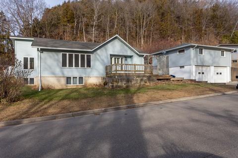 515 Pennsylvania St, Cassville, WI 53806