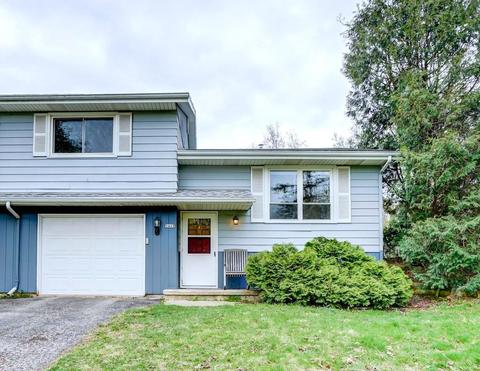 2417 White Oak Trl, Oregon, WI 53575