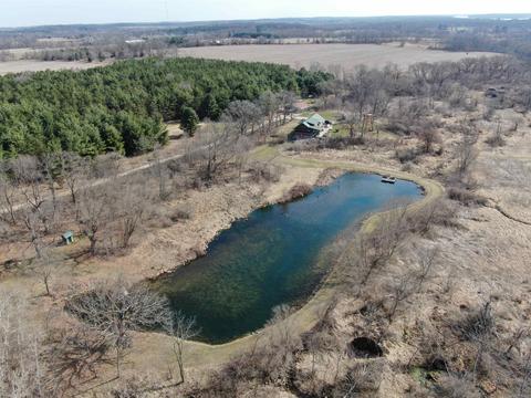 w7041 Freedom Road, Oxford, WI 53952