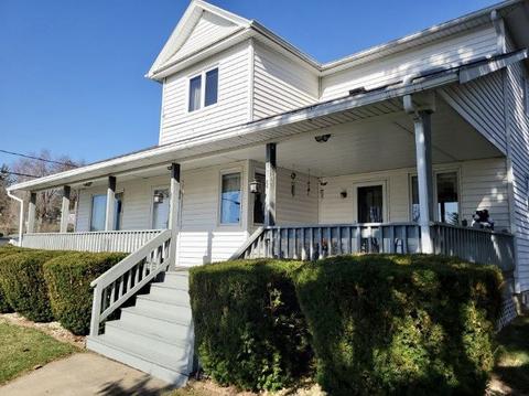 113 N Broad St, Argyle, WI 53504