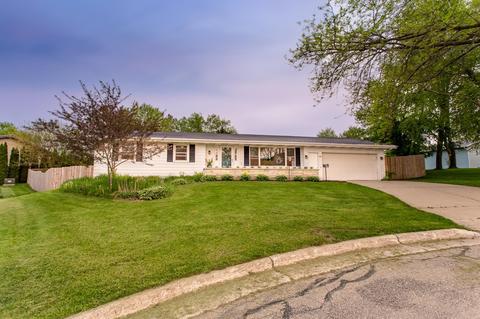 2614 Crestview Ct, Monroe, WI 53566