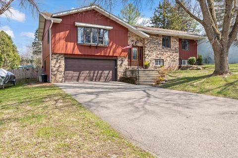 2738 Tower Hill Dr, Fitchburg, WI 53711