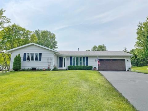 2 Taunton Cir, Madison, WI 53719