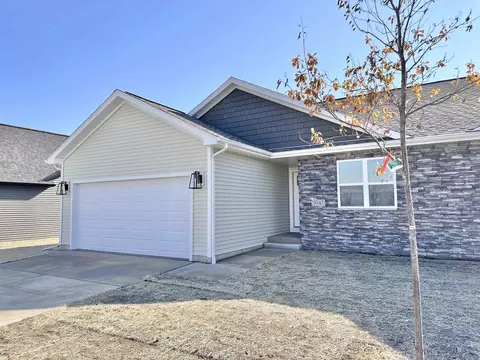 3047 Velkommen Way #LEFT, Stoughton, WI 53589