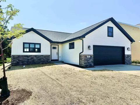 2301 Odegard Dr, Stoughton, WI 53589