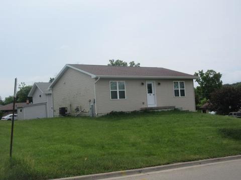 755 Staley Ave, Platteville, WI 53818