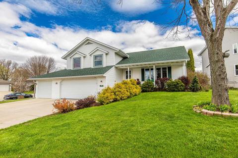 5303 Black Walnut Dr, Mcfarland, WI 53558