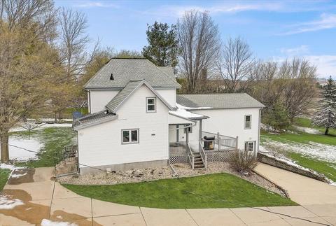 402 S Military Rd, Dane, WI 53529