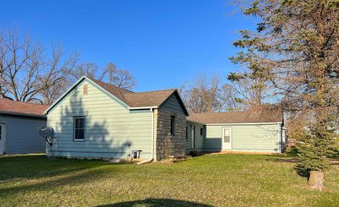 210 E Mechanics St, Muscoda, WI 53573