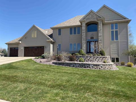 752 Waveland Rd, Janesville, WI 53545